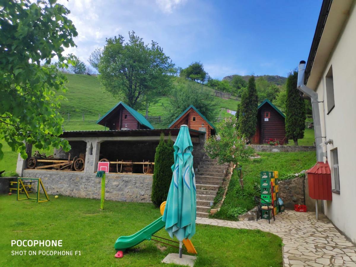 Bungalovi Vukovic Мойковац Экстерьер фото